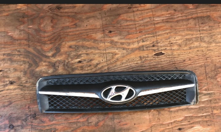 شبك أمامي (Front Grille) متوافق مع سيارة هيونداي توسان