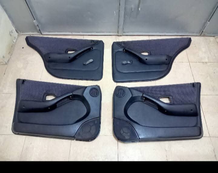 بطانة باب سيارة، متوافقة مع سيارات من طراز سمند أو بيجو.